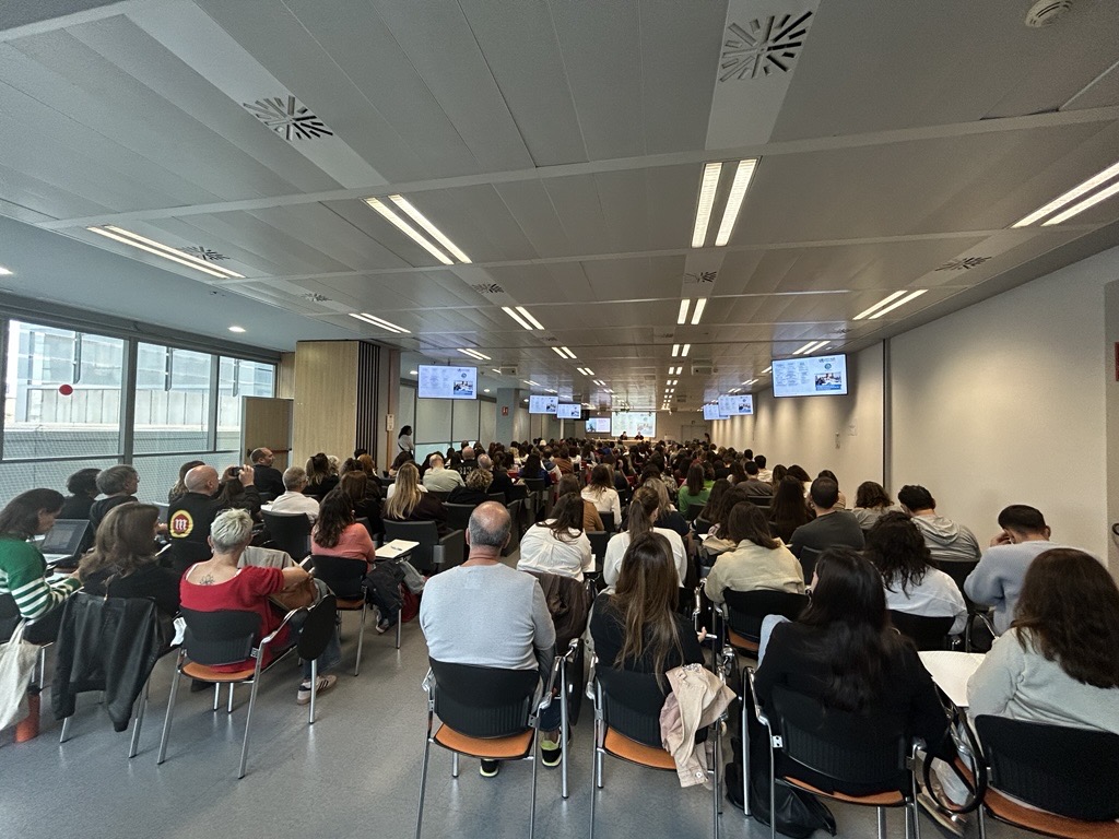Més de 250 professionals omplen l'auditori del COIB i impulsen un canvi de rumb: salut mental amb drets, comunitat i evidència
