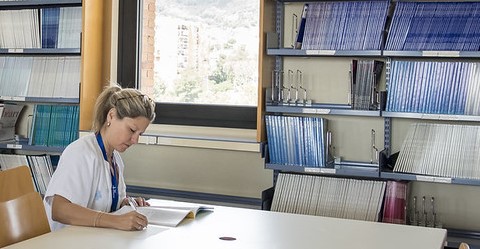 La Càtedra Infermeria UB-COIB, convoca el premi al millor TFG del Grau en Infermeria