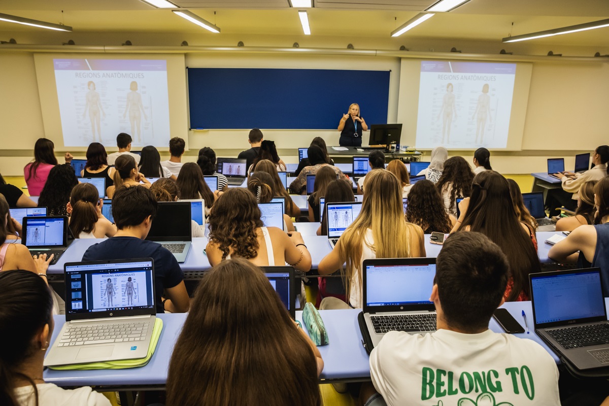 L’Organització Col·legial d'Infermeria facilita places gratuïtes a les col·legiades del COIB per preparar la formació especialitzada