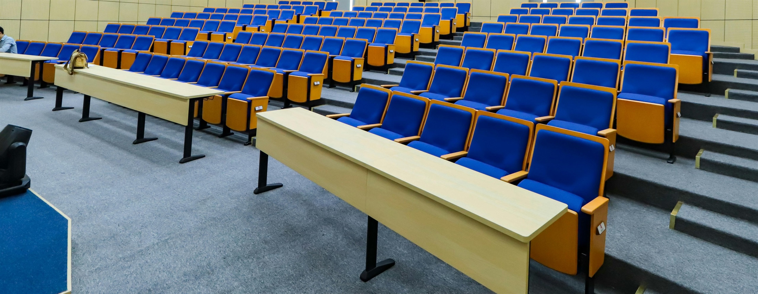 Consulta l'oferta de màsters universitaris, doctorats i estudis de postgrau disponibles a diferents universitats.