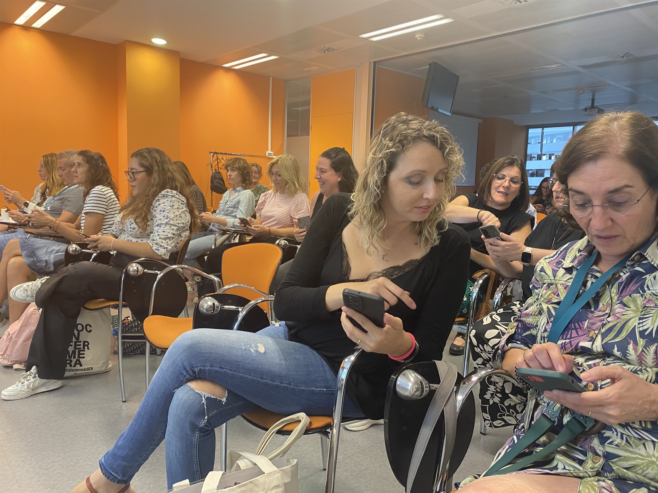 La importància de la contribució de les infermeres a la salut comunitària i els nous projectes de caràcter social, protagonistes de la Càtedra d’Infermeria UB-COIB