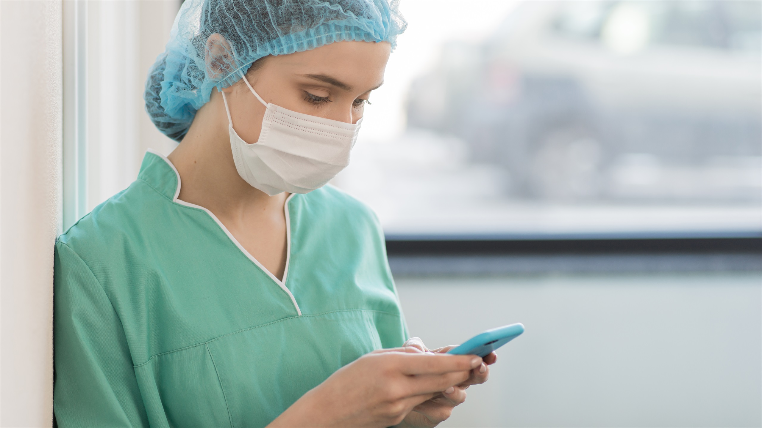 Les infermeres creuen que les xarxes socials poden ser útils per millorar la pràctica clínica, però demanen més formació