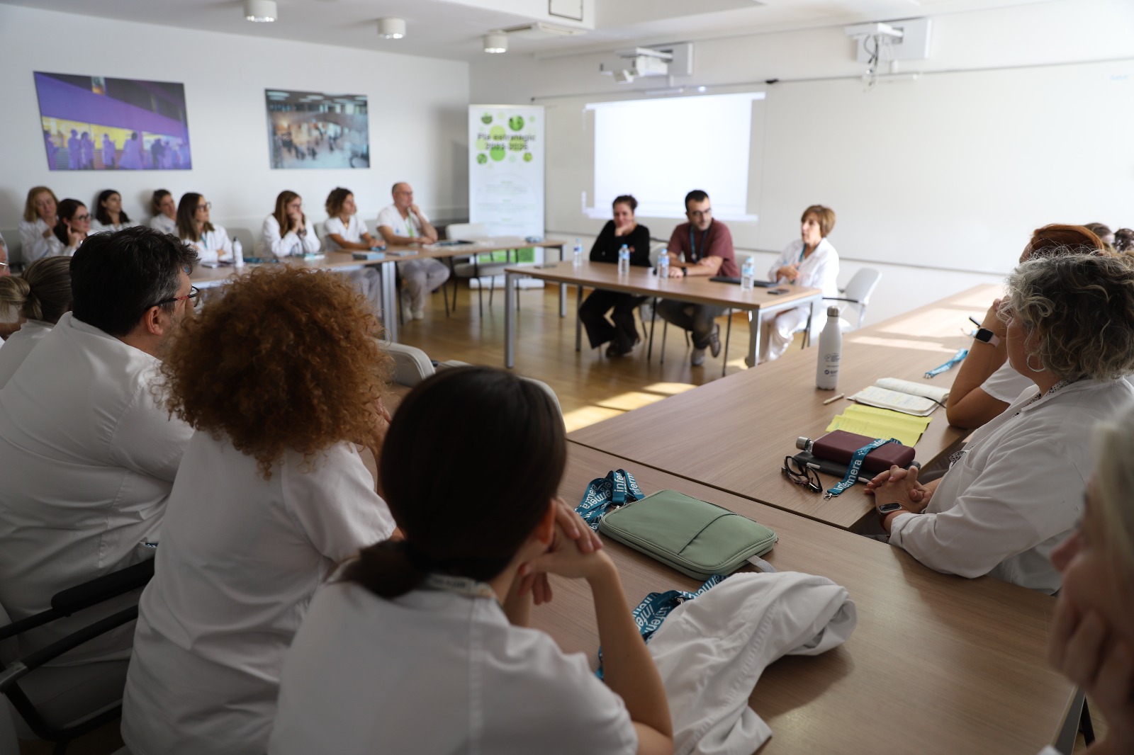 El COIB inicia un cicle de visites a hospitals per apropar-se a les infermeres i presentar els serveis del Col·legi