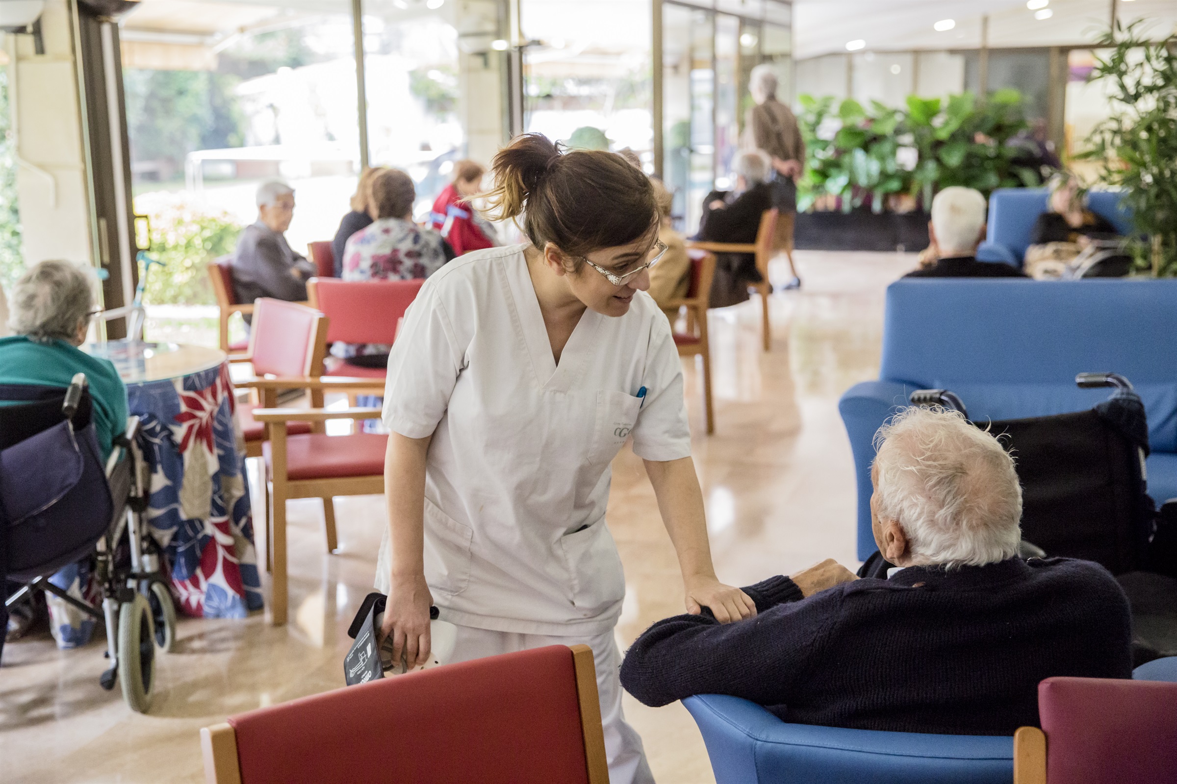 El COIB demana canviar el model d'atenció a les residències geriàtriques