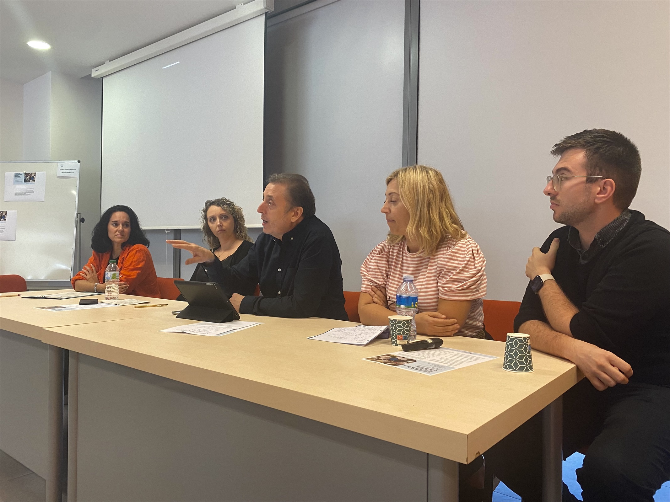 La importància de la contribució de les infermeres a la salut comunitària i els nous projectes de caràcter social, protagonistes de la Càtedra d’Infermeria UB-COIB