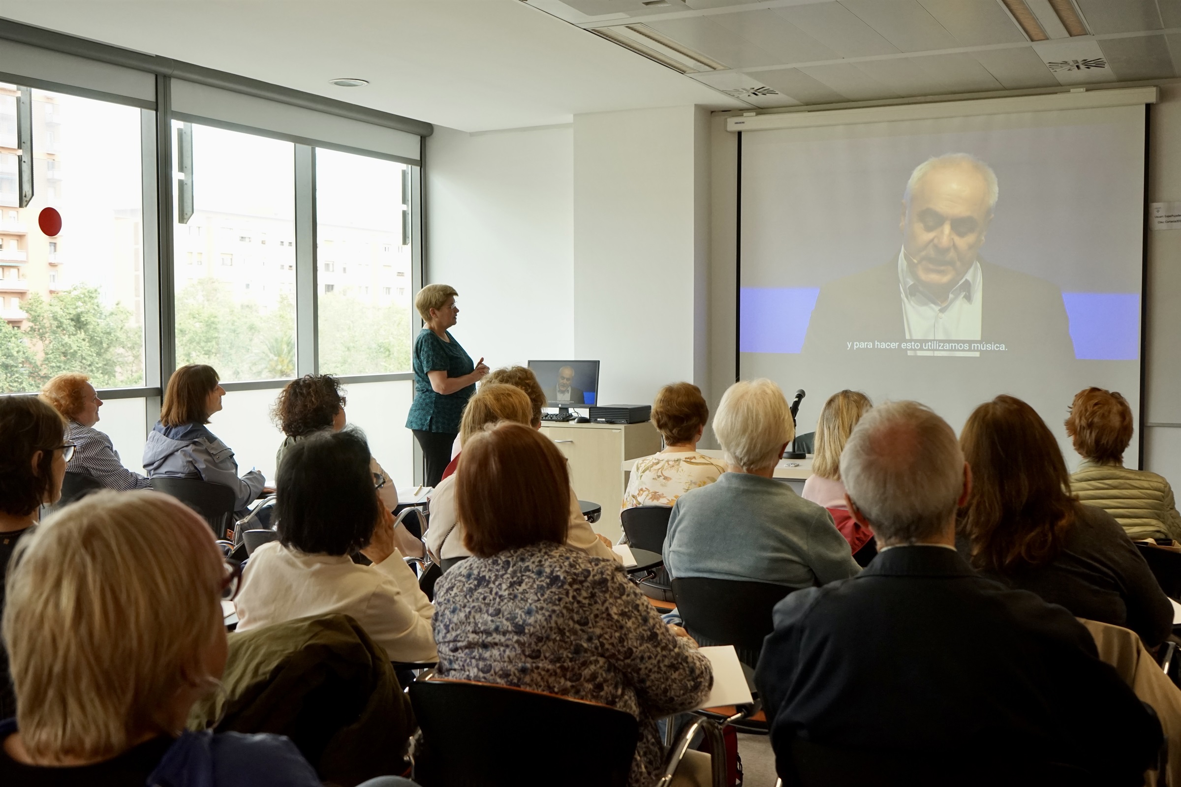 El Projecte “Expertes 65” del COIB presenta el programa Aula de Salut Sènior 2024