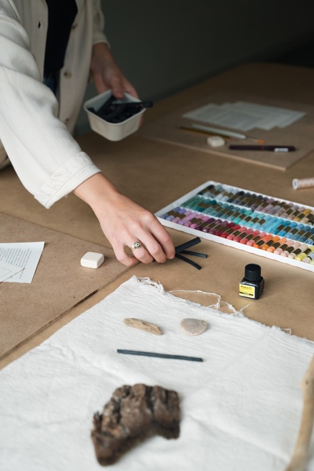 Taller d'artteràpia. Un espai per cuidar qui cuida