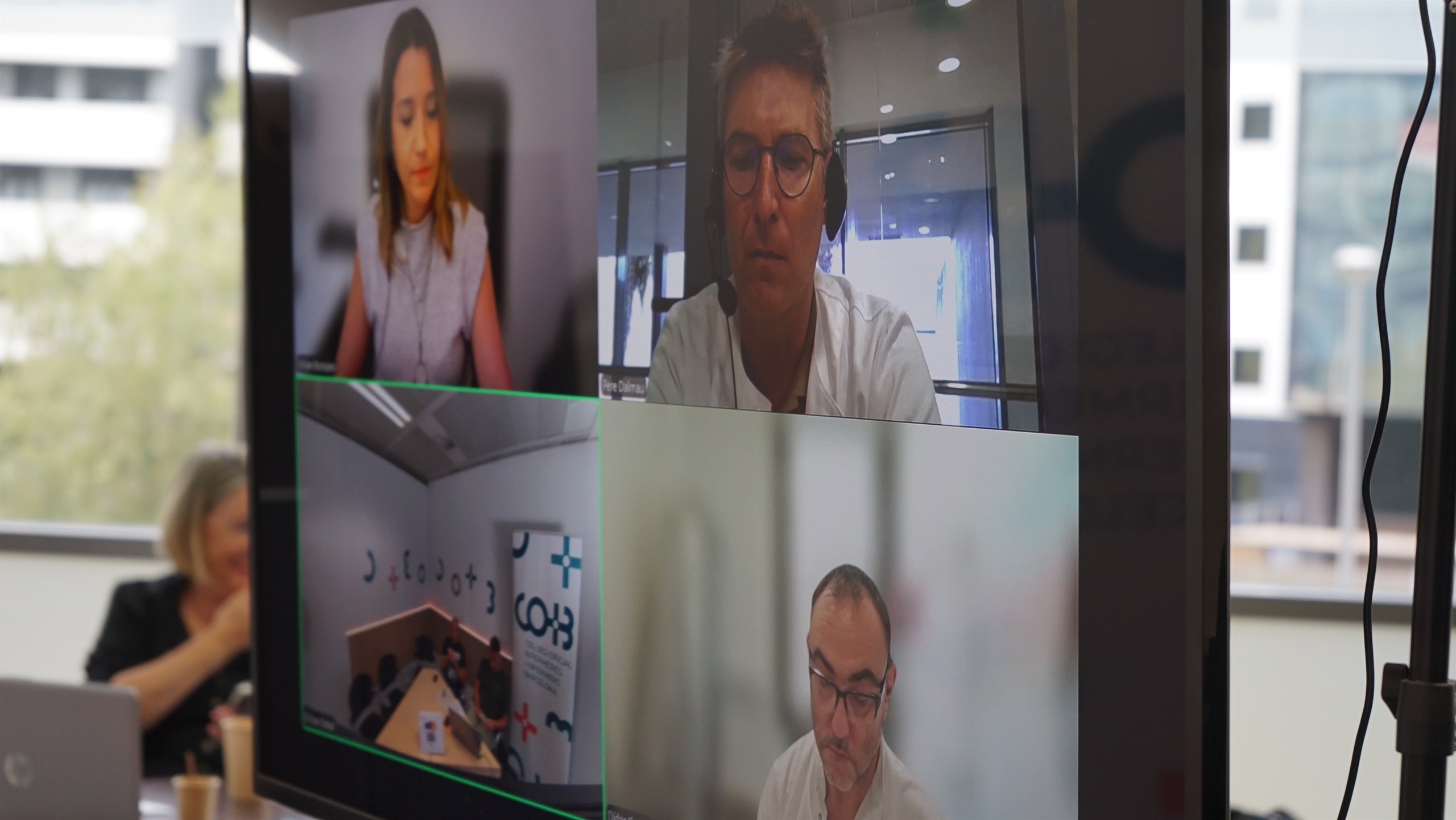 El I Gran Debat del COIB reuneix durant deu hores professionals, expertes i activistes per reflexionar sobre els reptes de la salut mental