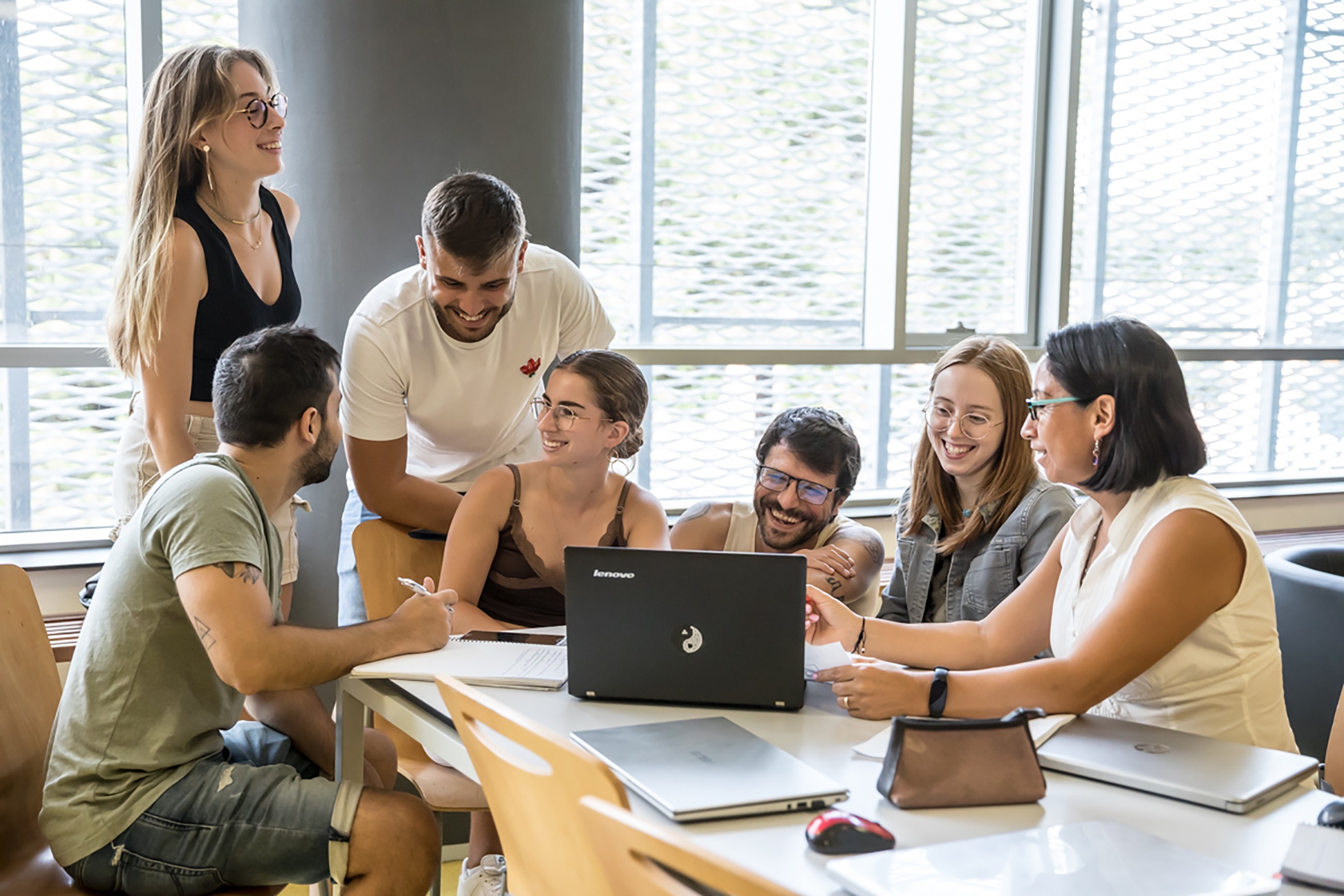 El COIB reconeix el talent de quinze estudiants d’infermeria pel seu expedient acadèmic