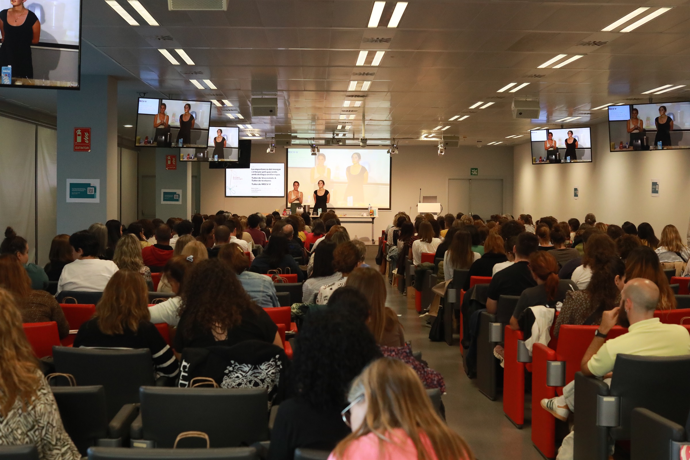 Èxit d’assistència a la jornada sobre disfàgia orofaríngia organitzada pel COIB