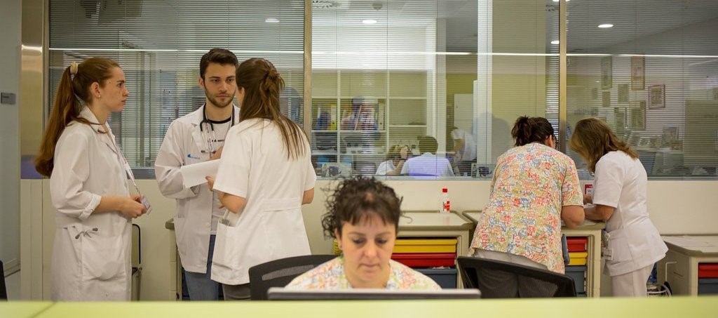 Les infermeres pediàtriques alerten d’una exposició elevada dels infants als microplàstics